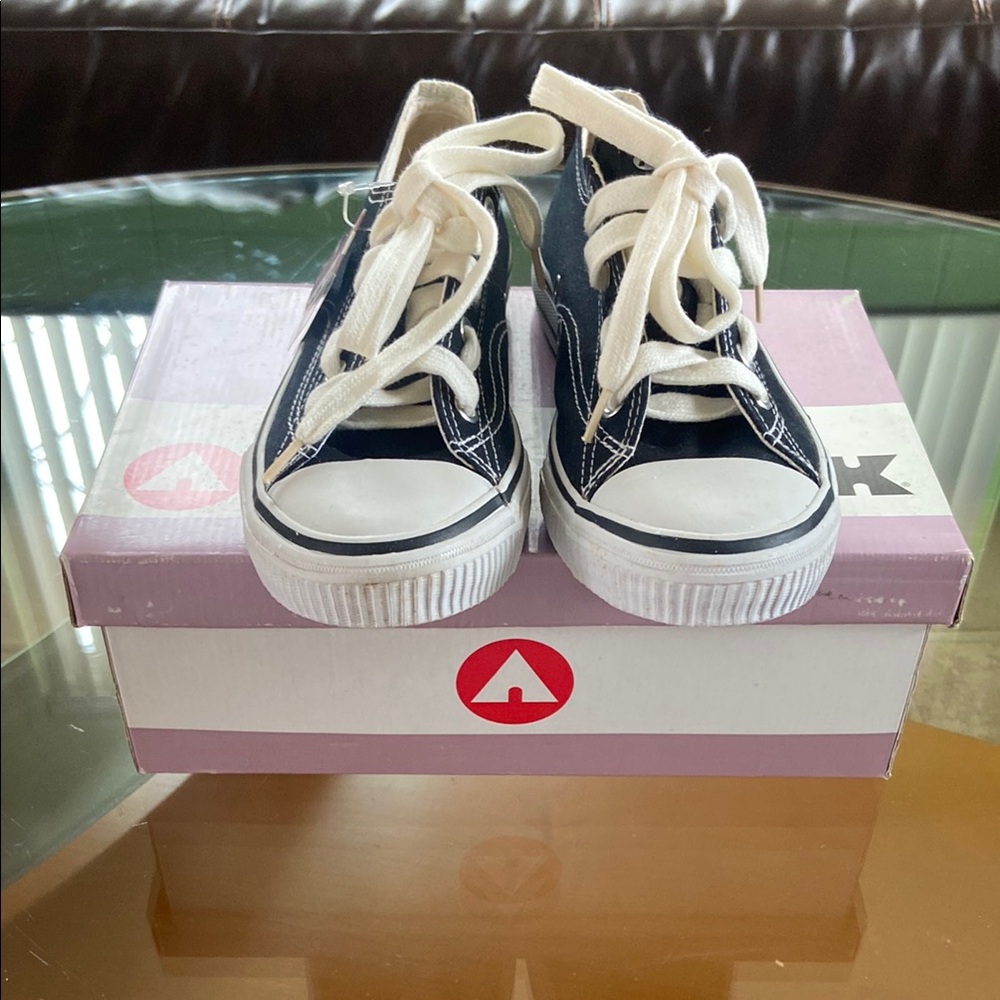 New Airwalk shoes